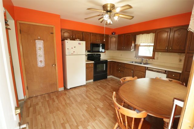 3411 E 29th Street, Des Moines, IA 50317