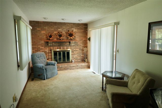 3411 E 29th Street, Des Moines, IA 50317