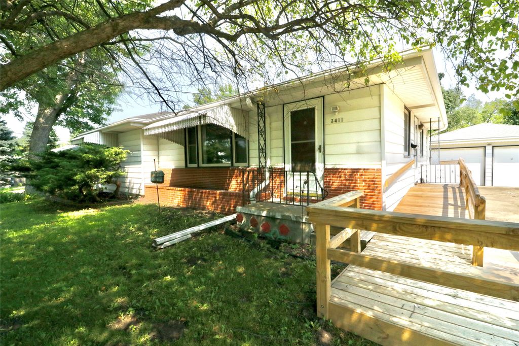 3411 E 29th Street, Des Moines, IA 50317