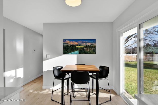 1810 W Honeysuckle AVE, Hayden, ID 83835