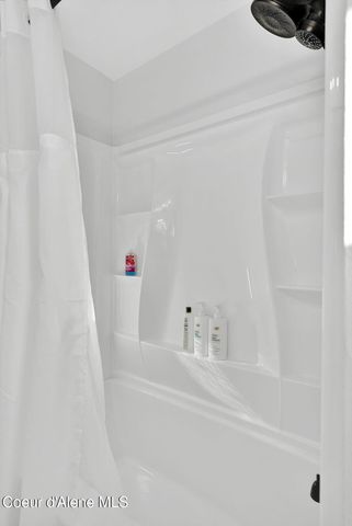 1810 W Honeysuckle AVE, Hayden, ID 83835