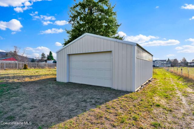 1810 W Honeysuckle AVE, Hayden, ID 83835