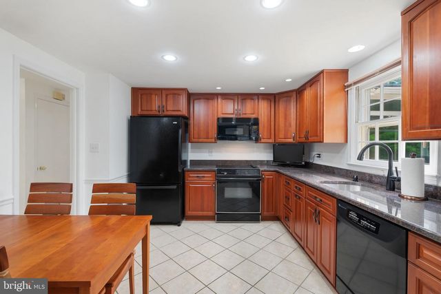 1106 PIPESTEM PL, Potomac, MD 20854