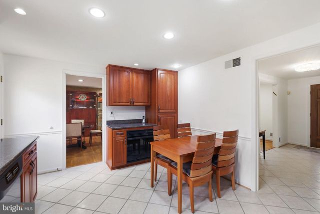 1106 PIPESTEM PL, Potomac, MD 20854