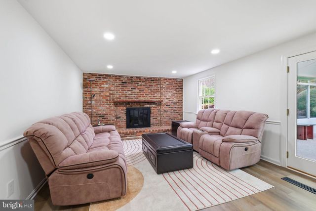 1106 PIPESTEM PL, Potomac, MD 20854