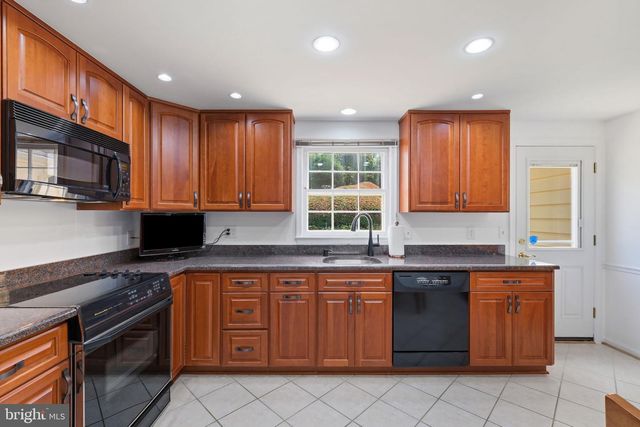 1106 PIPESTEM PL, Potomac, MD 20854