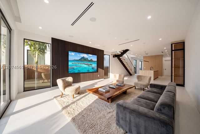 1334 NE 16 Ter, Fort Lauderdale, FL 33304