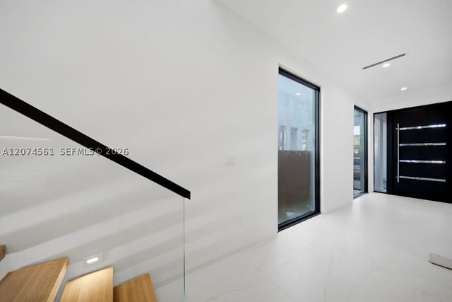 1334 NE 16 Ter, Fort Lauderdale, FL 33304