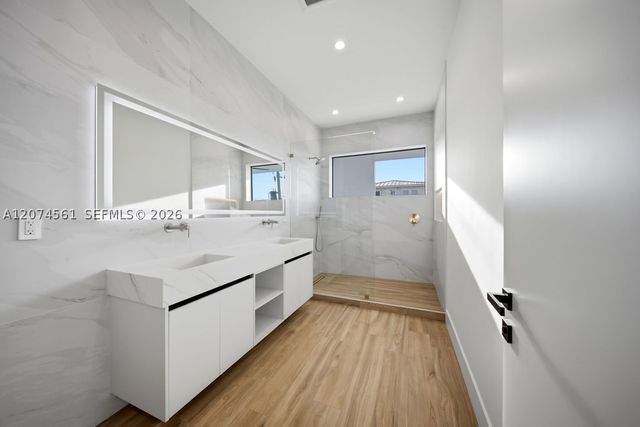 1334 NE 16 Ter, Fort Lauderdale, FL 33304