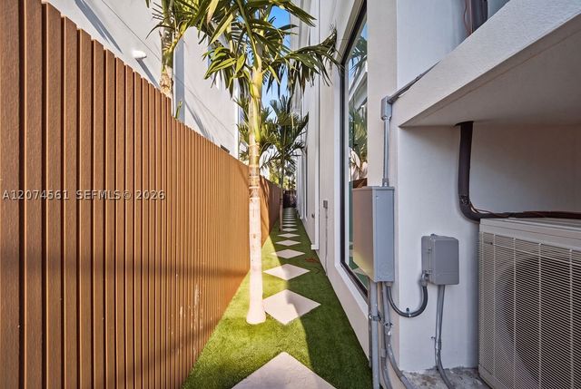 1334 NE 16 Ter, Fort Lauderdale, FL 33304