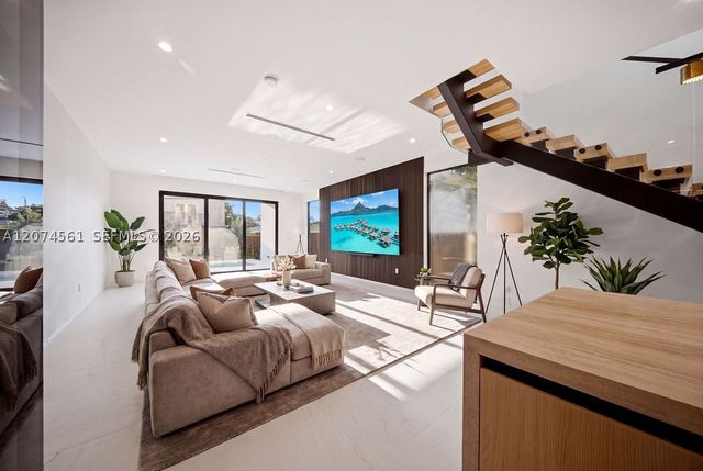 1334 NE 16 Ter, Fort Lauderdale, FL 33304