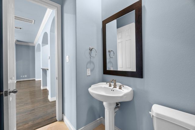 2820 Sherwin Street, Houston, TX 77007