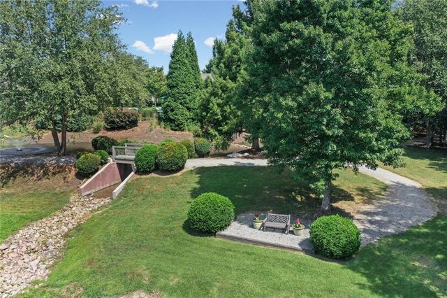 173 Cadence Trail, Canton, GA 30115