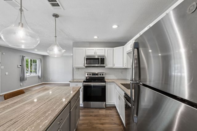 301 N Cottonwood Drive, Richardson, TX 75080