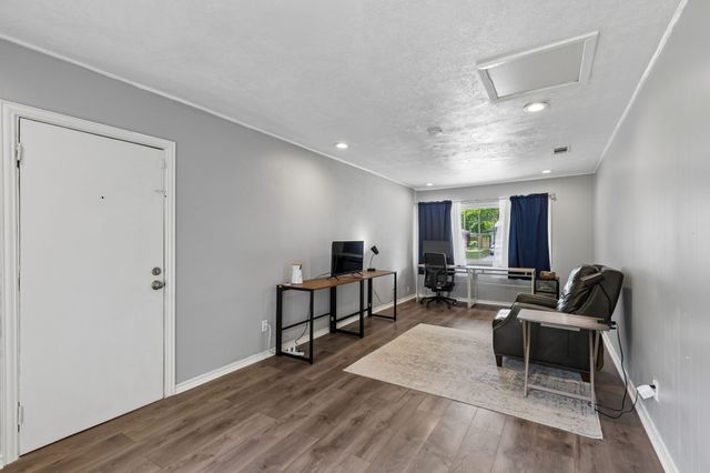 301 N Cottonwood Drive, Richardson, TX 75080