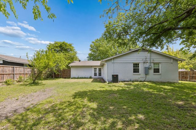 301 N Cottonwood Drive, Richardson, TX 75080