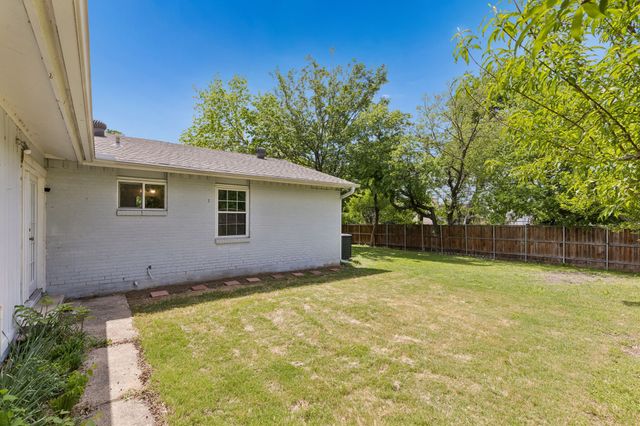 301 N Cottonwood Drive, Richardson, TX 75080