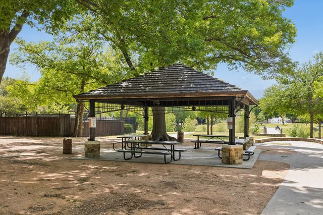 301 N Cottonwood Drive, Richardson, TX 75080