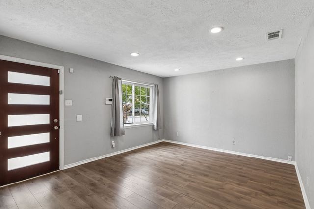 301 N Cottonwood Drive, Richardson, TX 75080