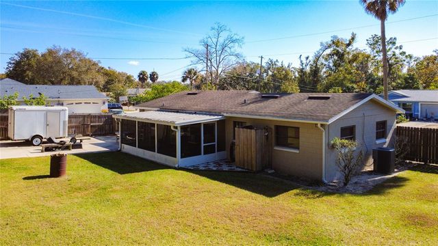 5511 KING AVENUE, Zellwood, FL 32798