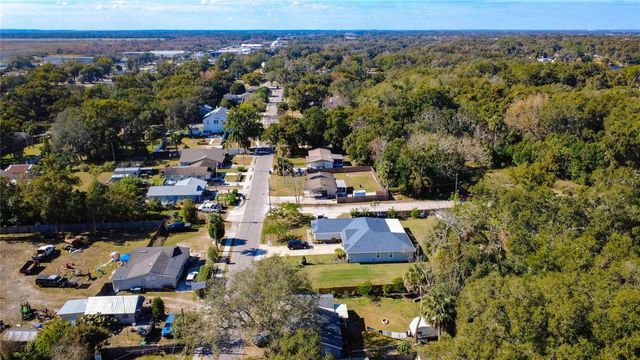 5511 KING AVENUE, Zellwood, FL 32798