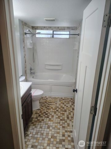 110 SW 116th Street #A11, Seattle, WA 98146