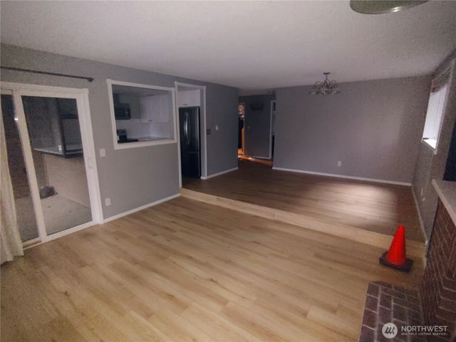 110 SW 116th Street #A11, Seattle, WA 98146