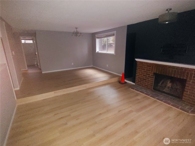 110 SW 116th Street #A11, Seattle, WA 98146