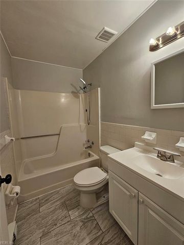 1125 Meads RD, Norfolk, VA 23505