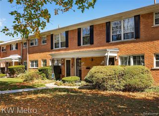 3220 Shenandoah Drive 12, Royal Oak, MI 48073