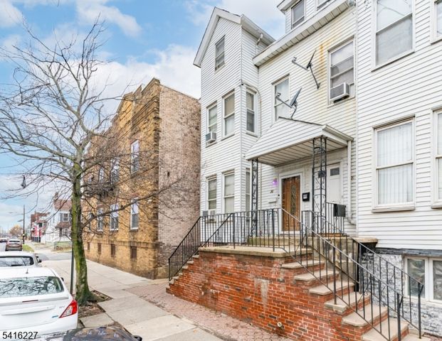 30 2Nd St, Elizabeth City, NJ 07206