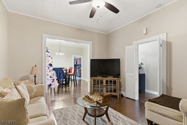 30 2Nd St, Elizabeth City, NJ 07206