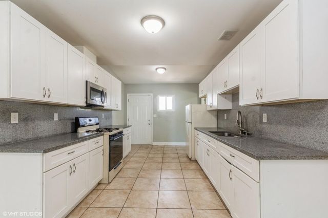 5664 Walter Avenue, Hammond, IN 46320