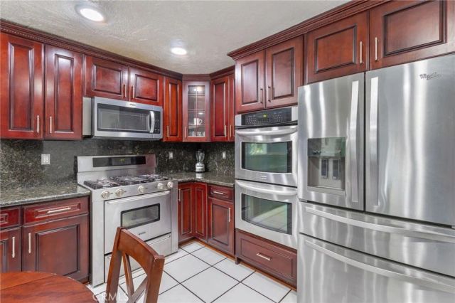 9340 Burnet, North Hills, CA 91343