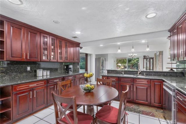 9340 Burnet, North Hills, CA 91343