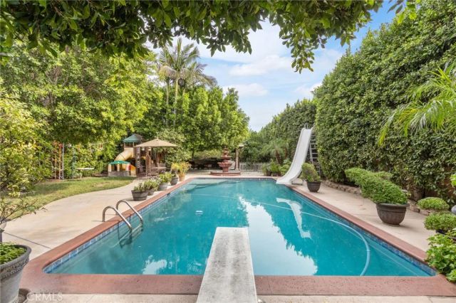 9340 Burnet, North Hills, CA 91343