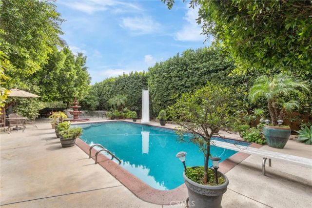 9340 Burnet, North Hills, CA 91343