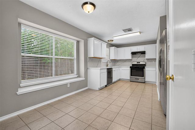 9707 Royal Crest Way, Houston, TX 77083