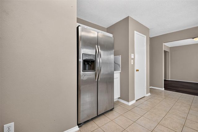 9707 Royal Crest Way, Houston, TX 77083