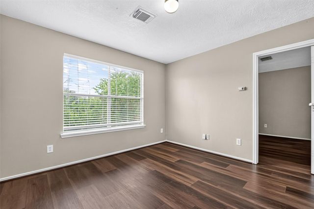9707 Royal Crest Way, Houston, TX 77083