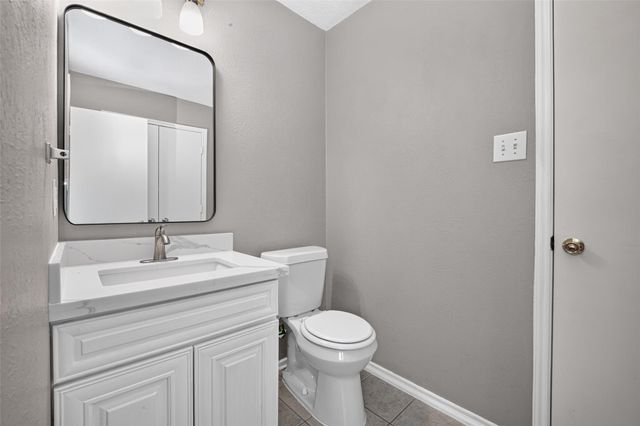 9707 Royal Crest Way, Houston, TX 77083