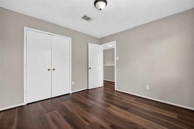 9707 Royal Crest Way, Houston, TX 77083