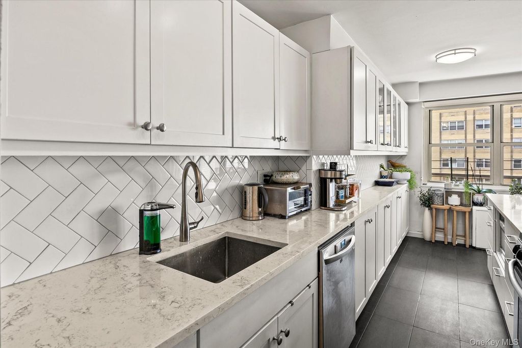 102-30 66th Road 25F, Forest Hills, NY 11375 — photo 4