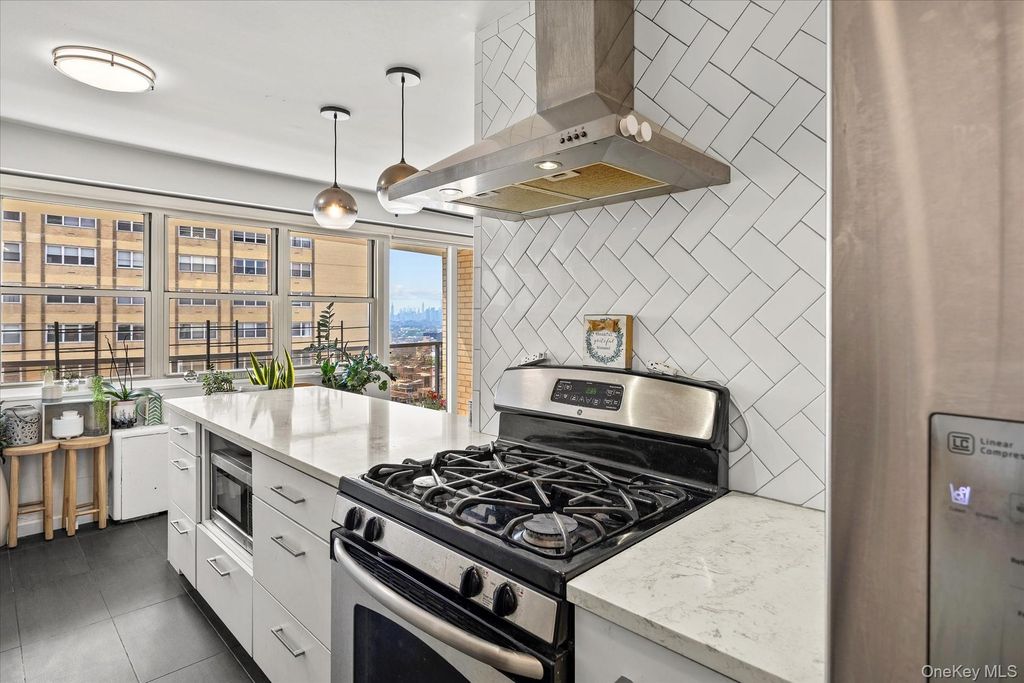 102-30 66th Road 25F, Forest Hills, NY 11375 — photo 5