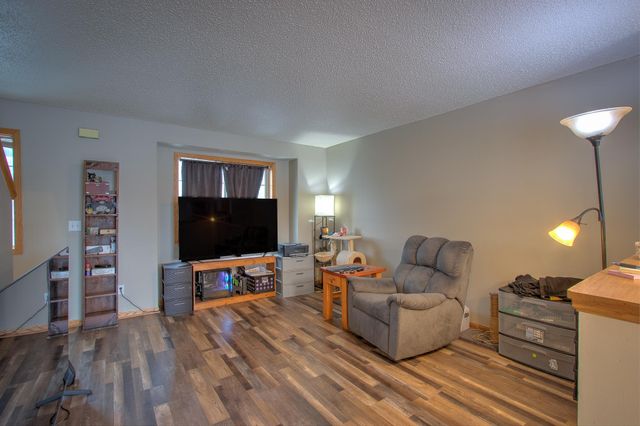 142 19th Avenue SE, Cambridge, MN 55008