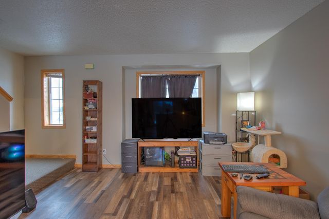 142 19th Avenue SE, Cambridge, MN 55008