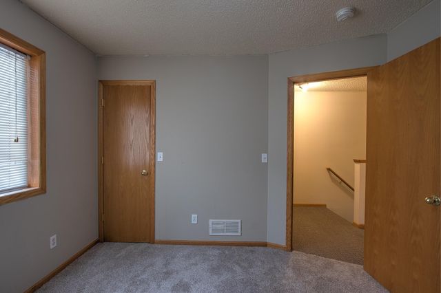 142 19th Avenue SE, Cambridge, MN 55008