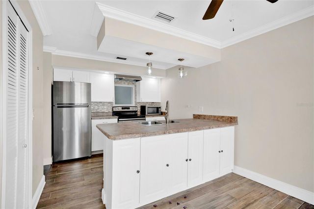 2401 SUN VALLEY CIRCLE 2401, Winter Park, FL 32792