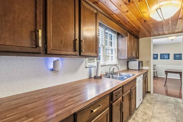 810 Oakstone Trail, Roswell, GA 30075