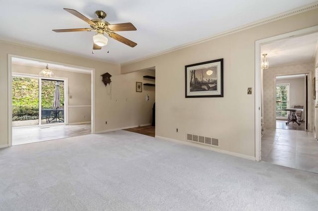 810 Oakstone Trail, Roswell, GA 30075